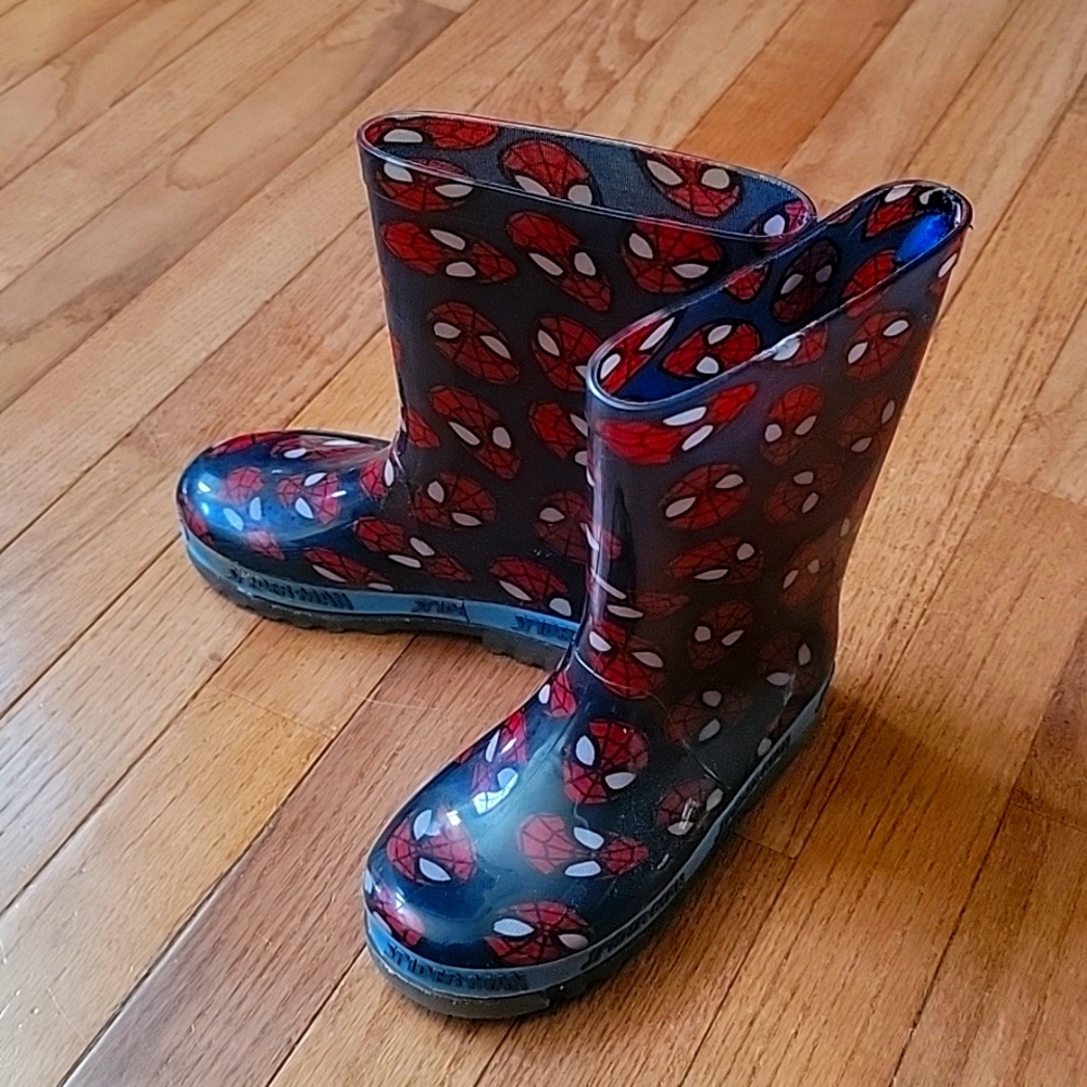 Spiderman light up rain boots Size 13
